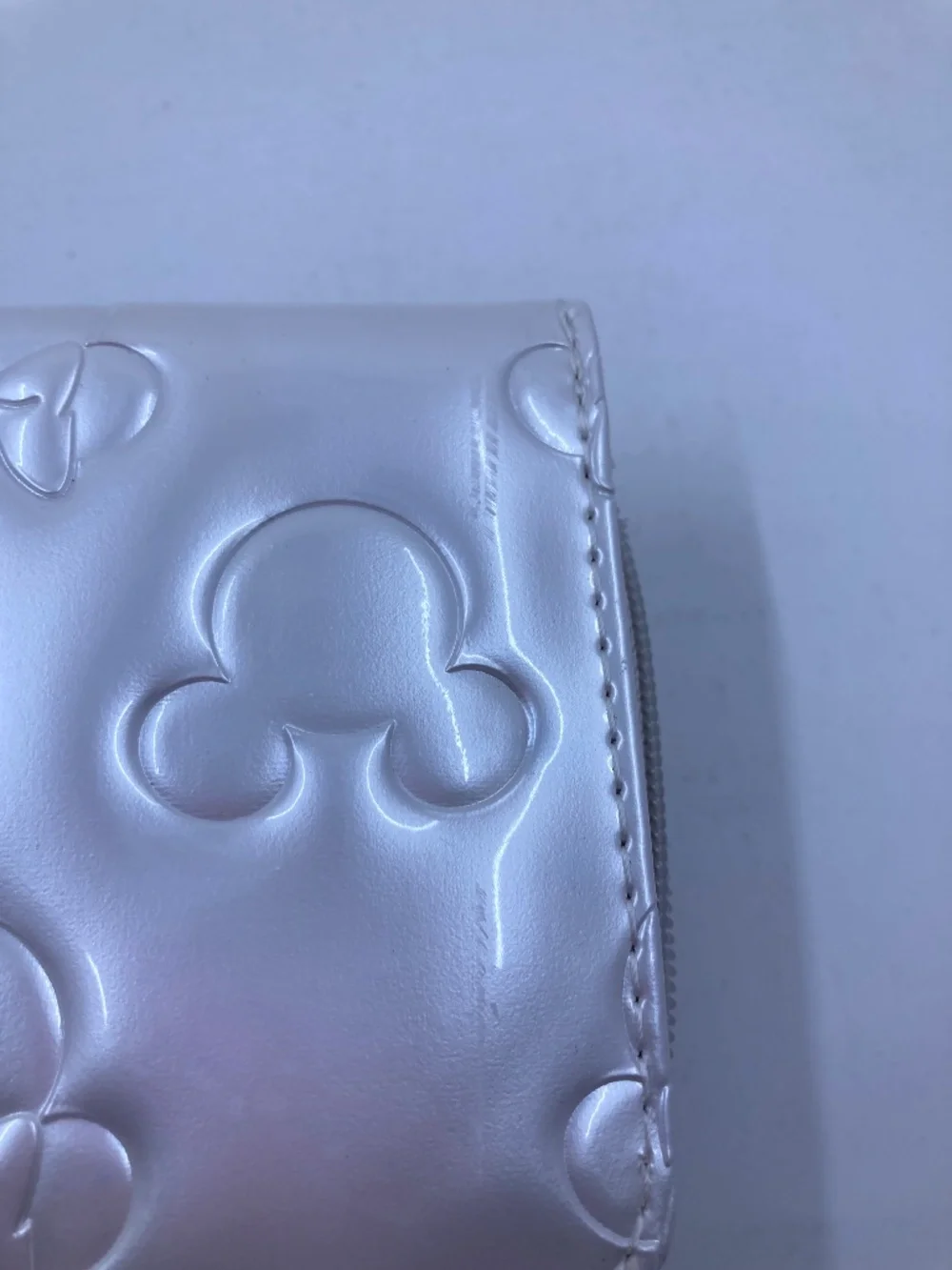 Disney Wallet White Pearlescent Loungefly Mickey and Minnie Icons NWT Some Marks